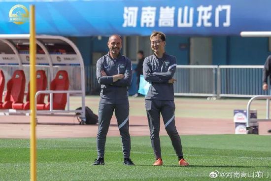 隔壁房间发出的呻吟